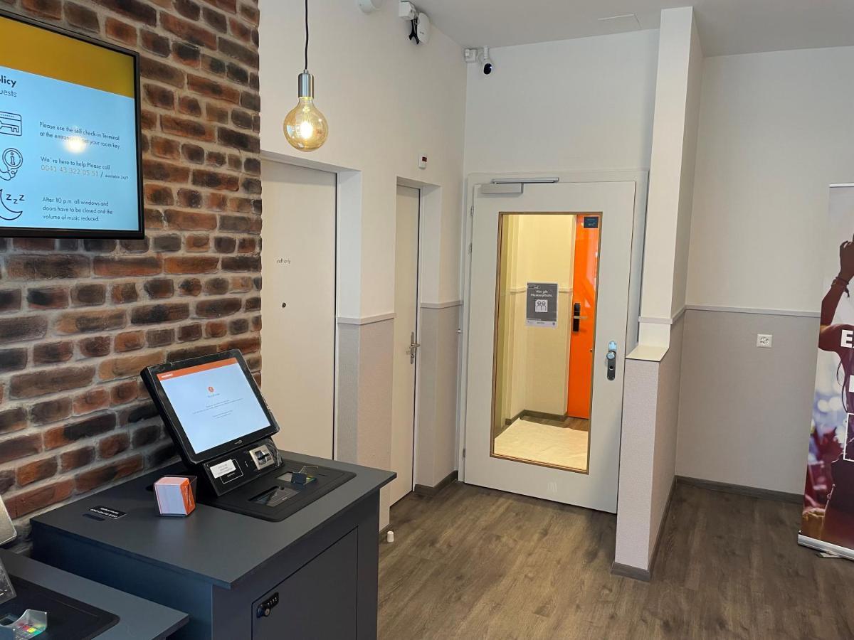 Easyhotel Zuerich Limmatplatz Exterior foto
